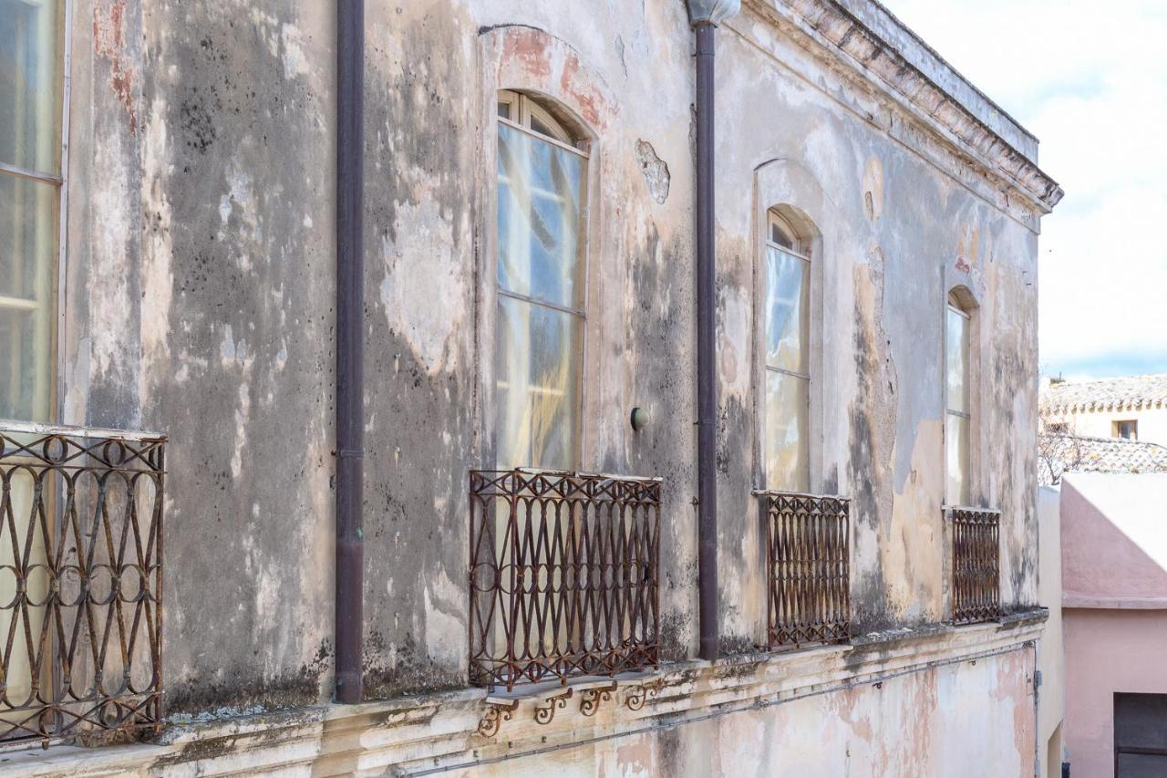 Villa Ladiri - Antica Dimora In Terra Cruda Sìnnai Exterior foto